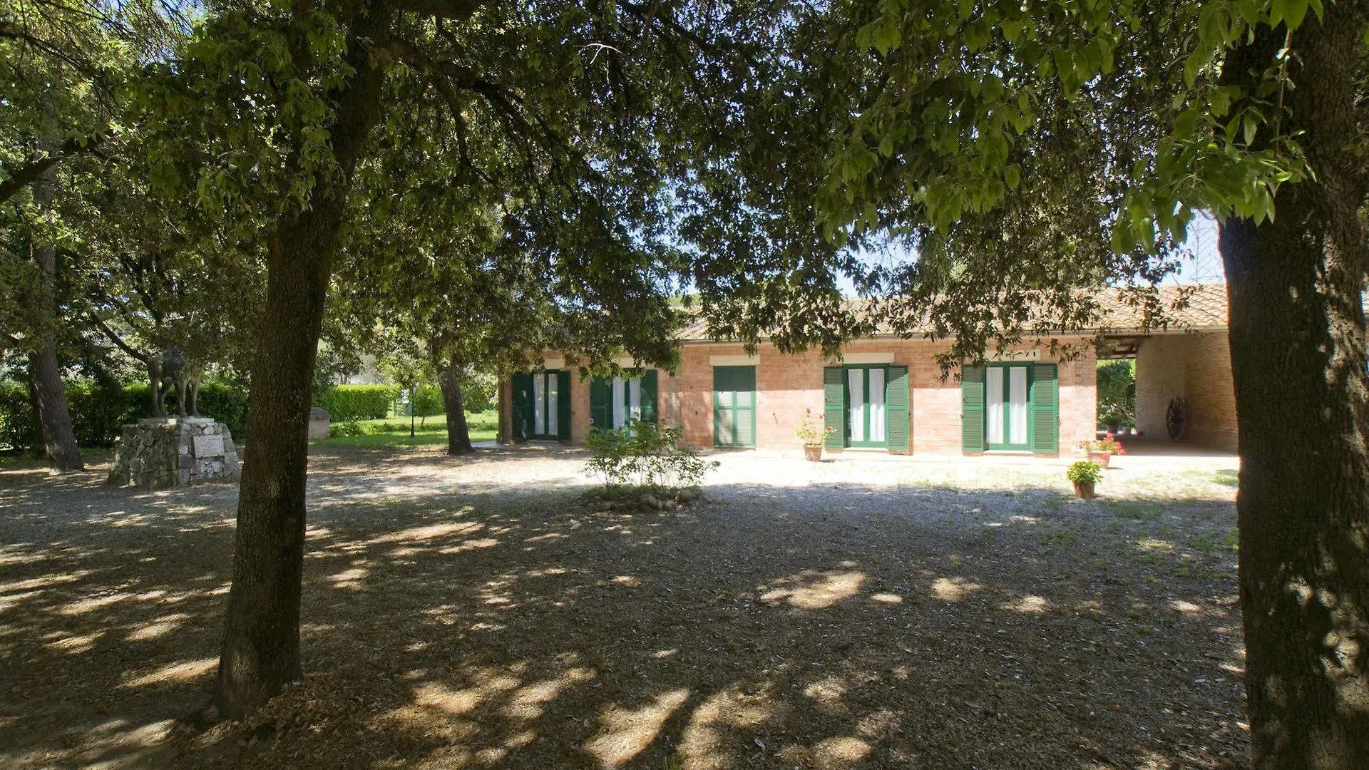 Razza Del Casalone Guest House Grosseto