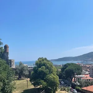 The Castle House Apartamento La Spezia